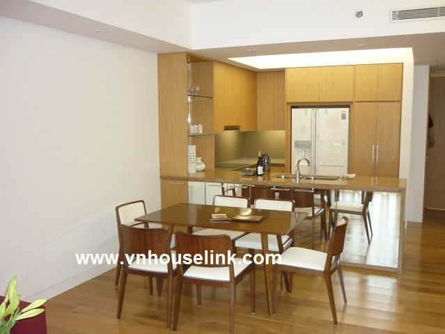 Apartment with 3 bedrooms for rent in Indochina Plaza, Hanoi
