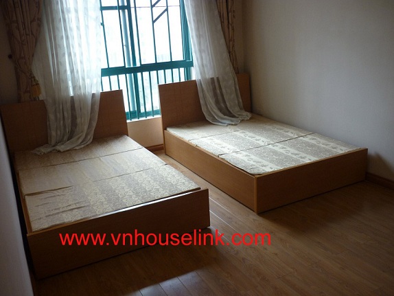 Apartment is on the 8th floor of CT5 My Dinh Song Da 1
