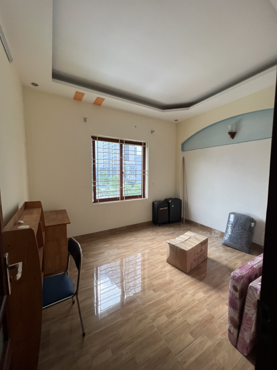 Cho thuê nhà Xuân Thủy, Cầu Giấy dt 50m2 x 5 tầng chia 2 phòng 1