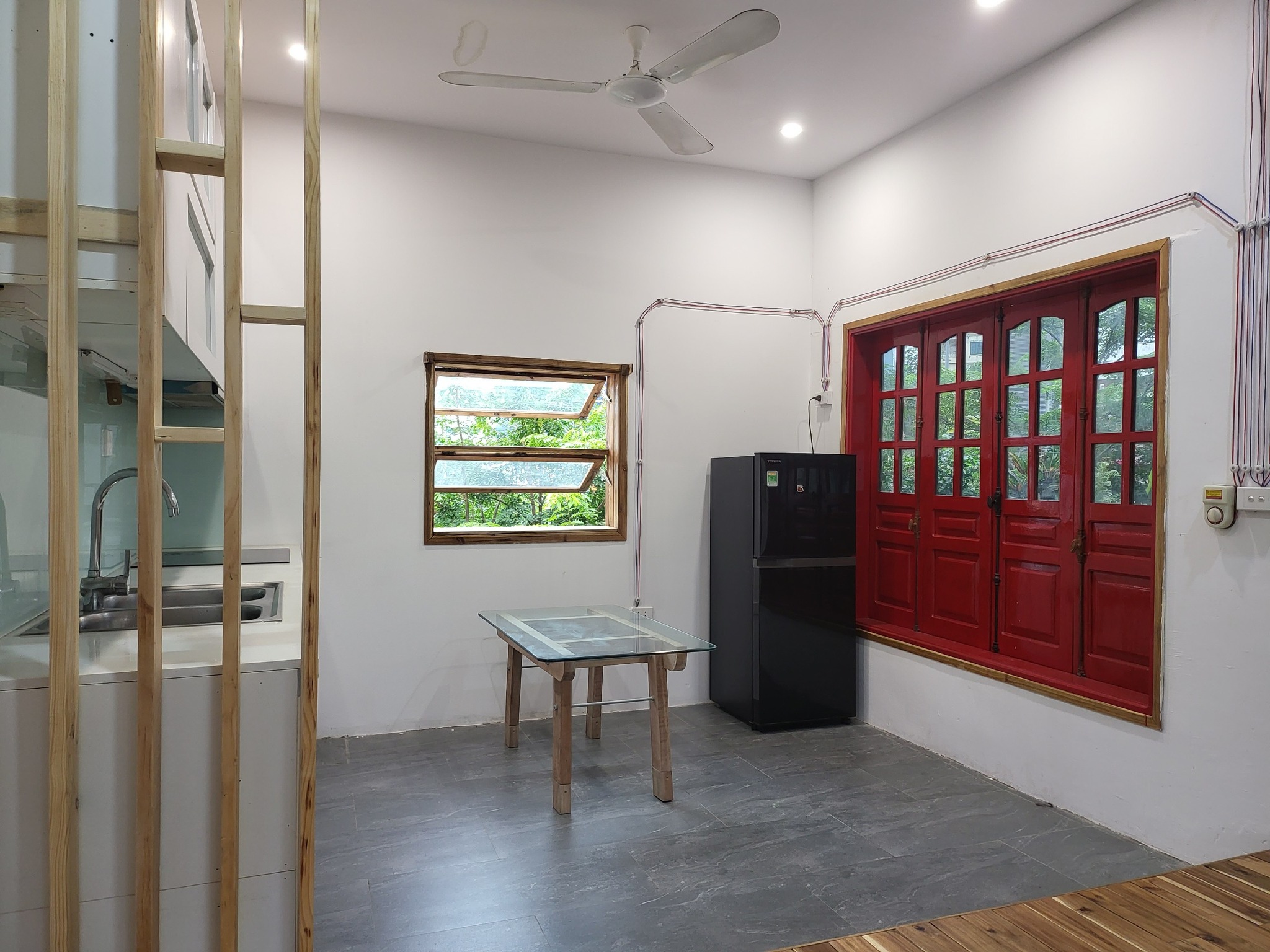 Cho thuê Studio Ngã Tư Sở, Hà Nội dt 35m2 Full đồ, Điện Giá Dân