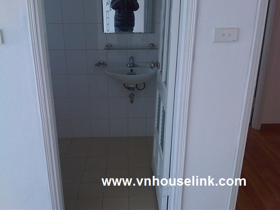 Unfurnished Apartment for rent in Me Tri Thuong 1