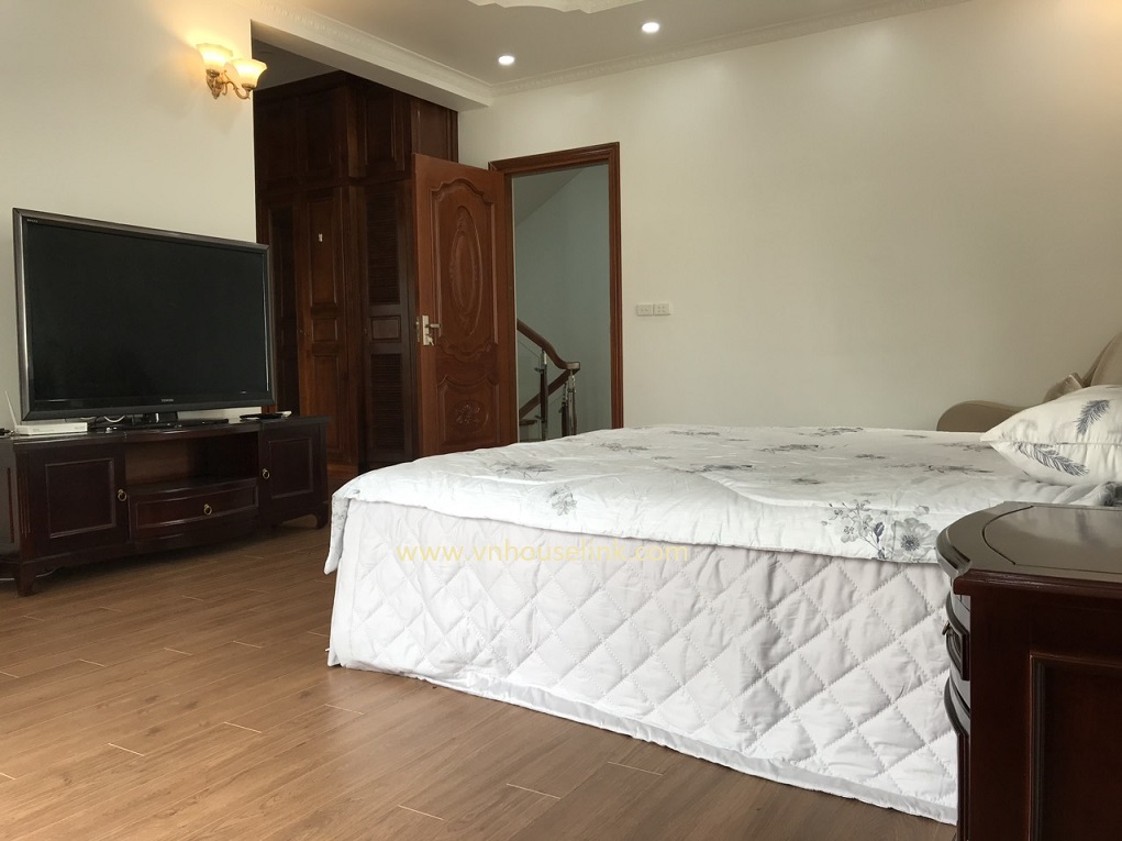 Villas for rent in T1 Ciputra fully furniture 1
